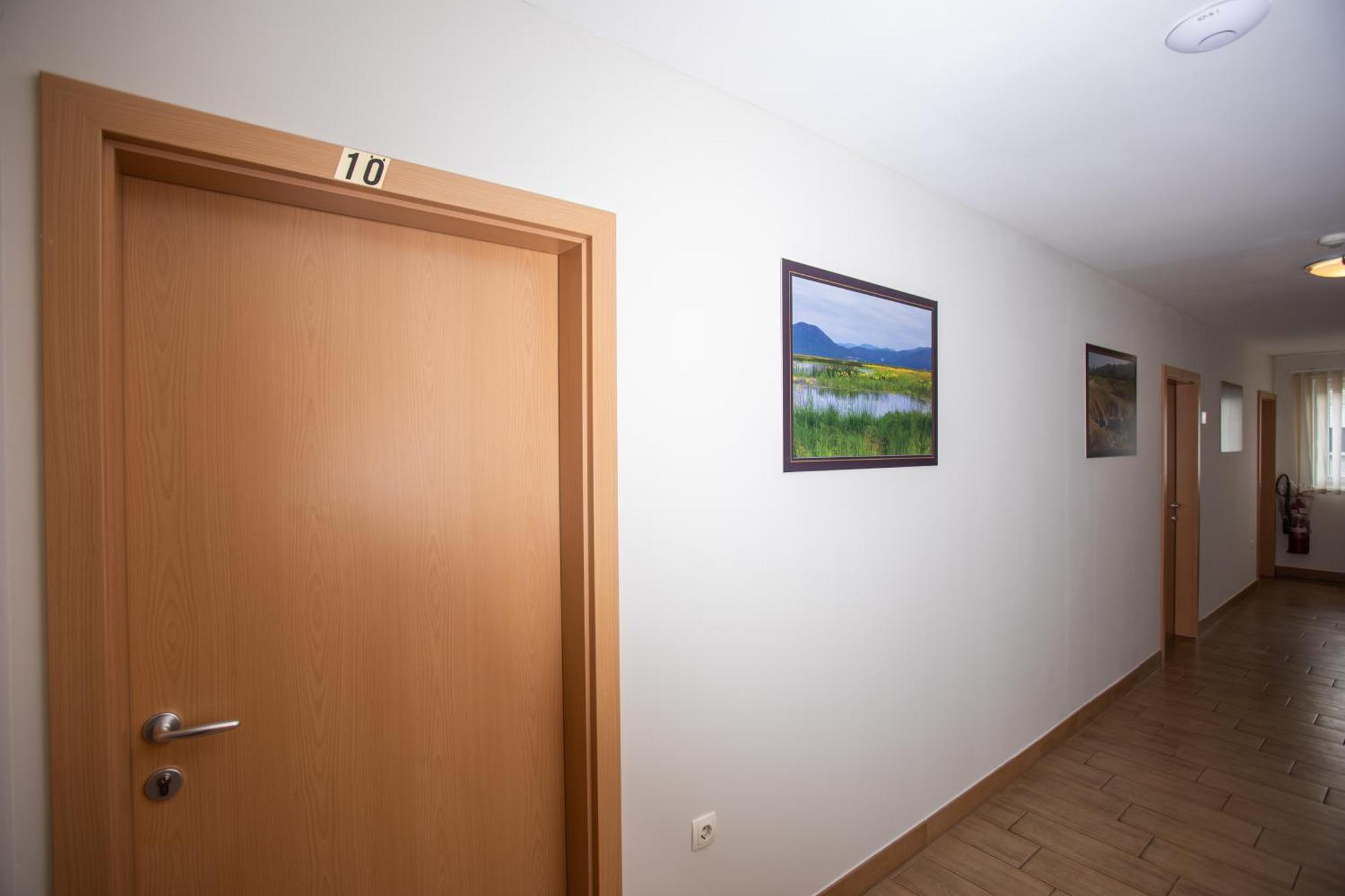 Rooms En Krajcar 체르크니차 외부 사진