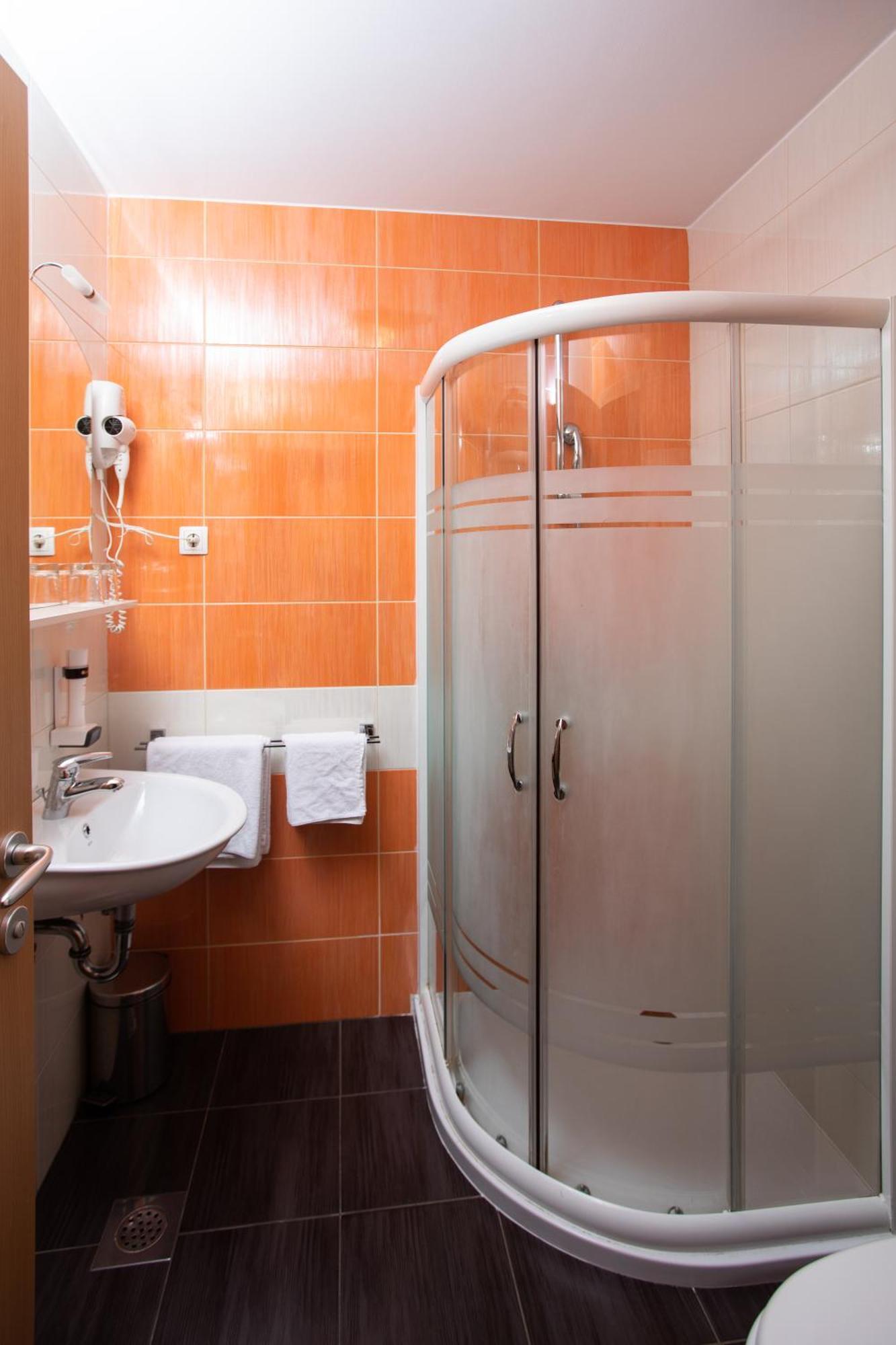 Rooms En Krajcar 체르크니차 외부 사진