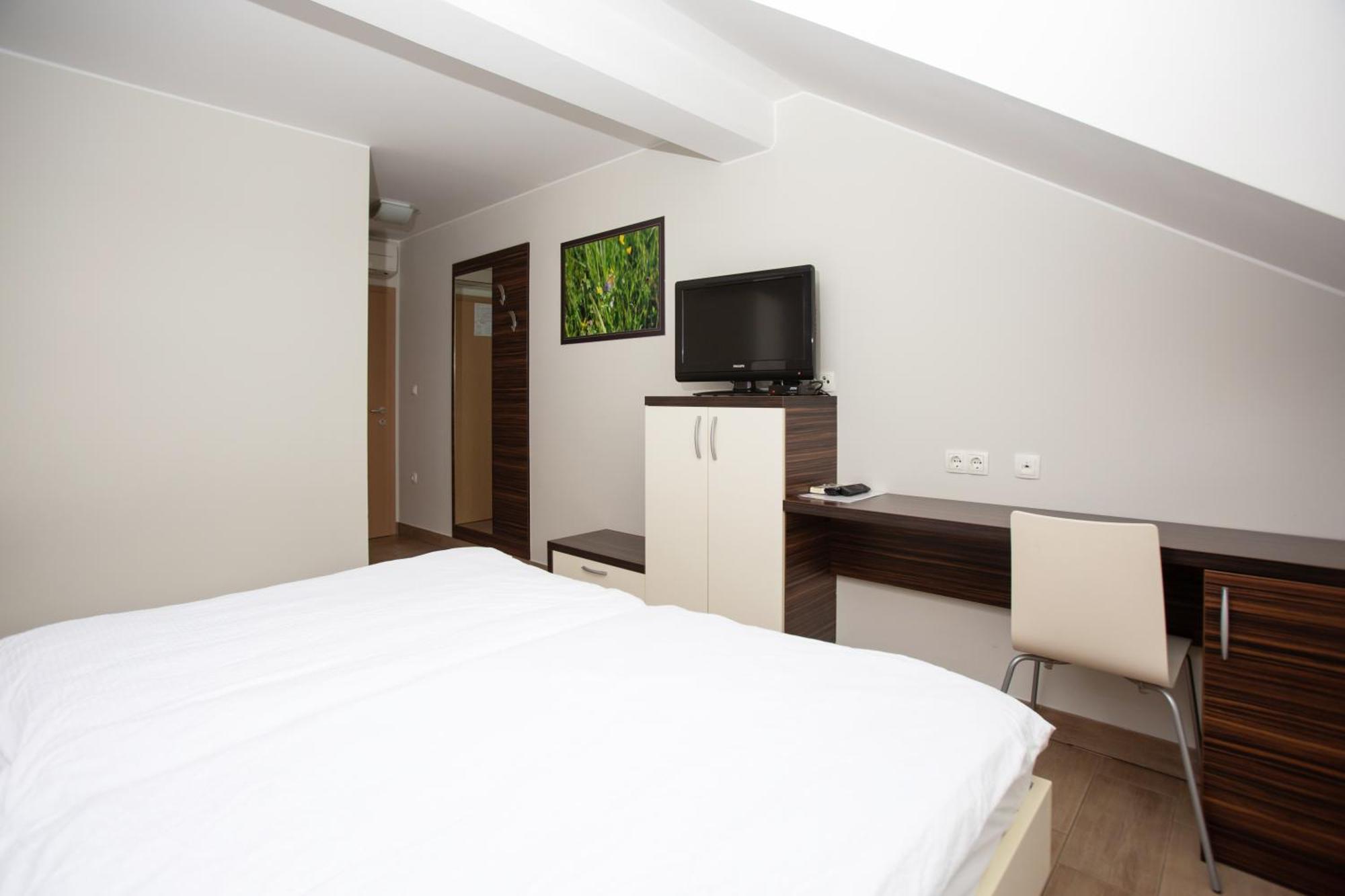 Rooms En Krajcar 체르크니차 외부 사진